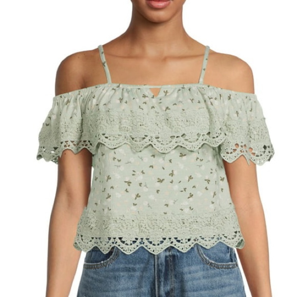 Off-Shoulder Floral Top 🌸